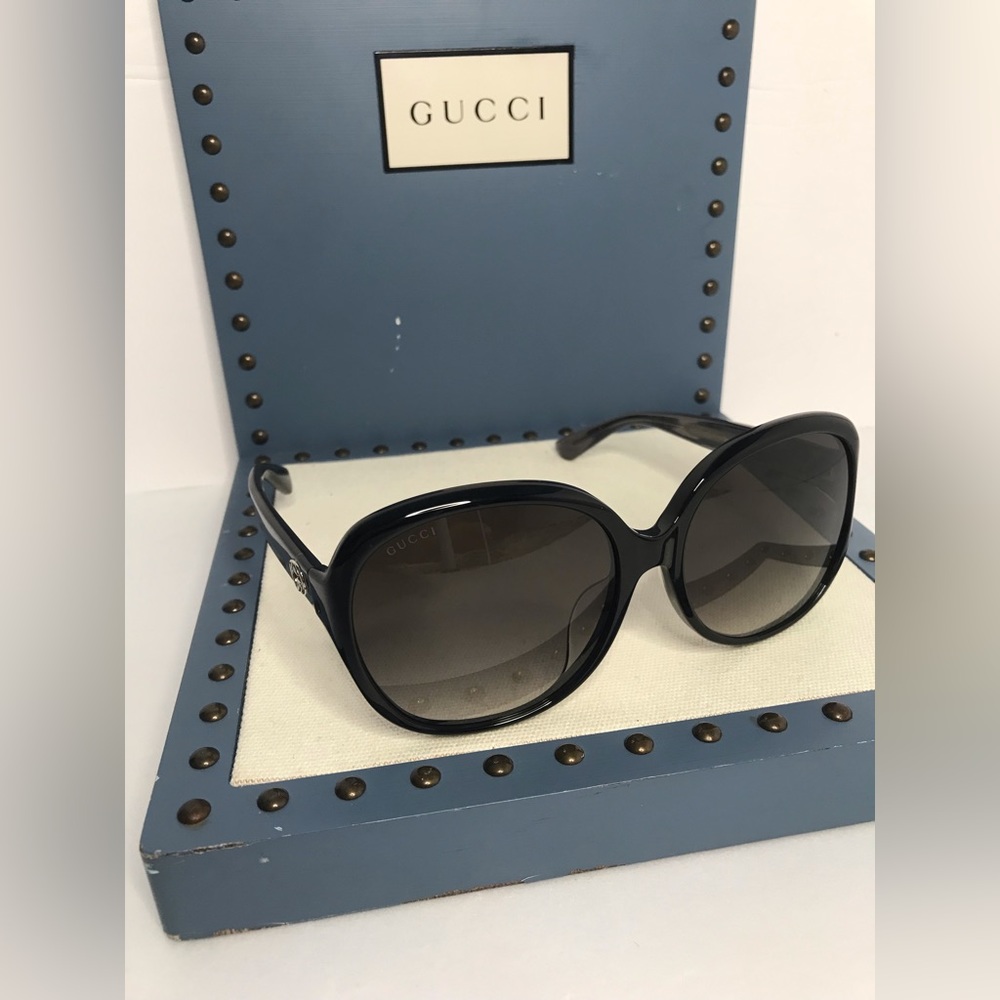 Gucci Women's GG0080SK 002 Black/Grey Fashion Sunglasses 61mm - Picture 4 of 11